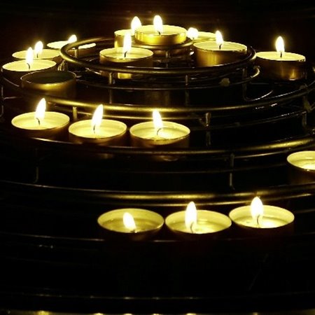 Wave of Light Service marks International Pregnancy and Infant Loss Day 